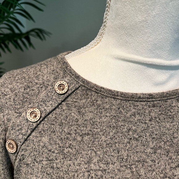 Stitch Fix Pink Clover Lightweight Pullover - Picture 4 of 4